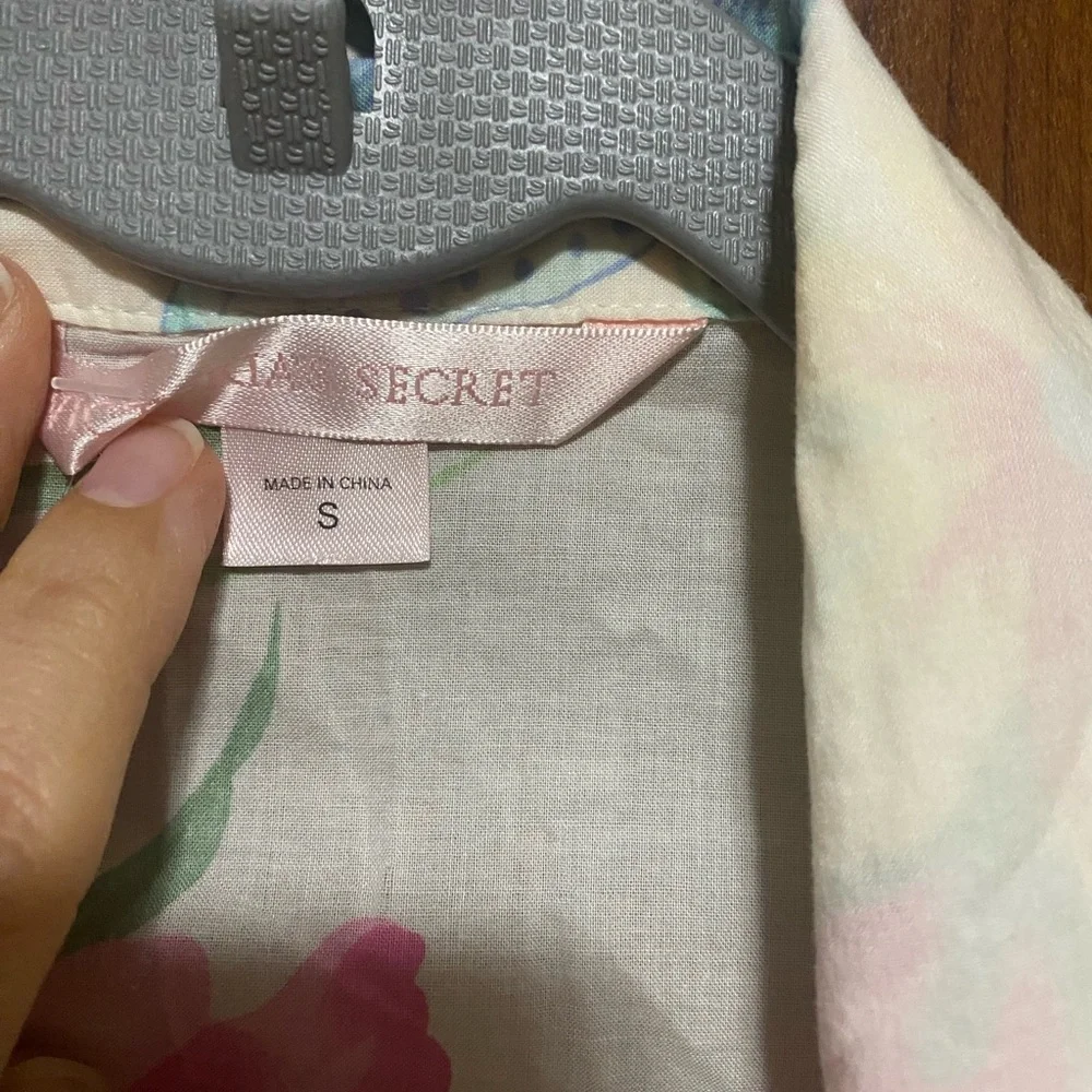 Victoria's Secret White, Pink & Yellow Floral Cotton Light Pajama Set Size Small - Picture 7 of 9